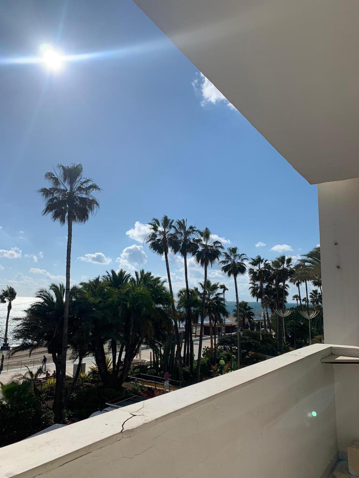 Beachfront Primera Linea De Playa En Casco Antiguo Estepona Zewnętrze zdjęcie